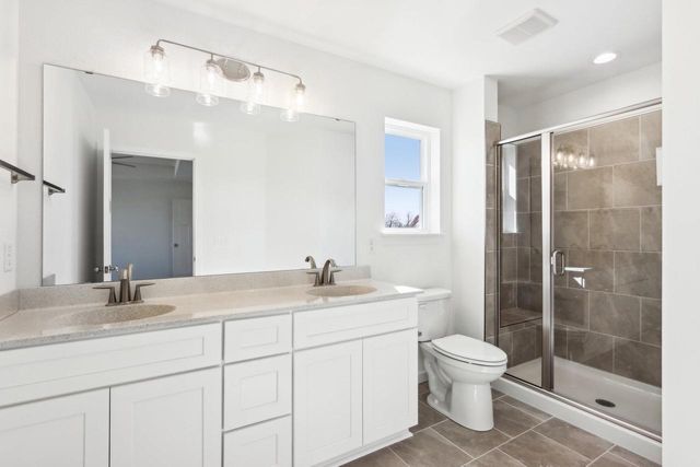 1286 Olde Highlander DRIVE, Oconomowoc, WI 53066