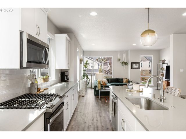 17312 Sw KITE Ln, Beaverton, OR 97007