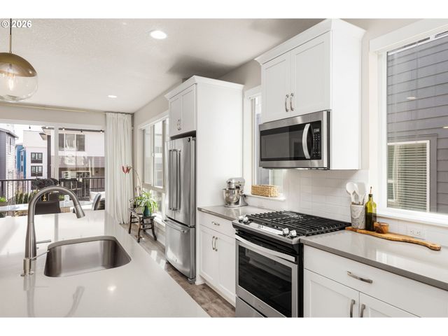 17312 Sw KITE Ln, Beaverton, OR 97007