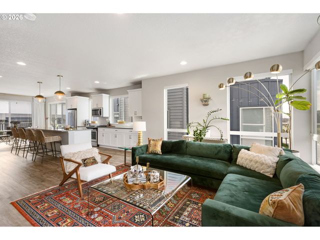 17312 Sw KITE Ln, Beaverton, OR 97007