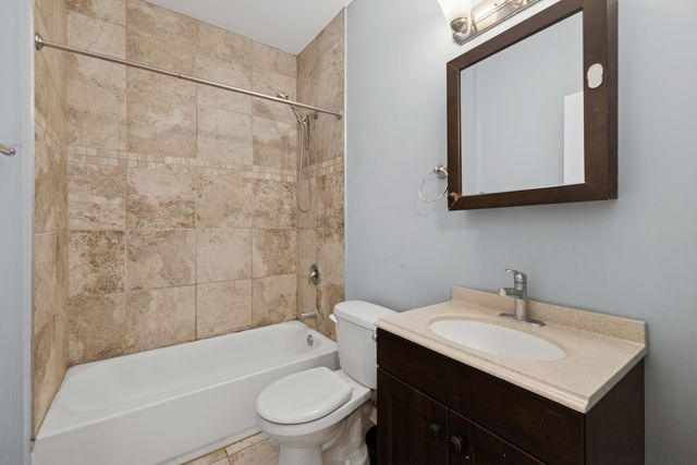 9222 S Laflin Street 3N, Chicago, IL 60620