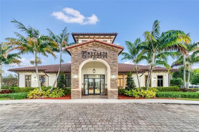 3401 SE 5th St, Homestead, FL 33033