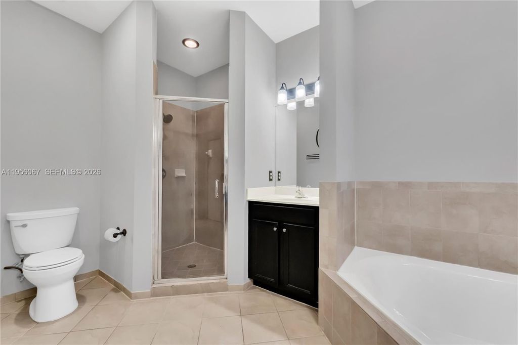 Image 14 of property listing at 3401 SE 5th St, Homestead, FL 33033