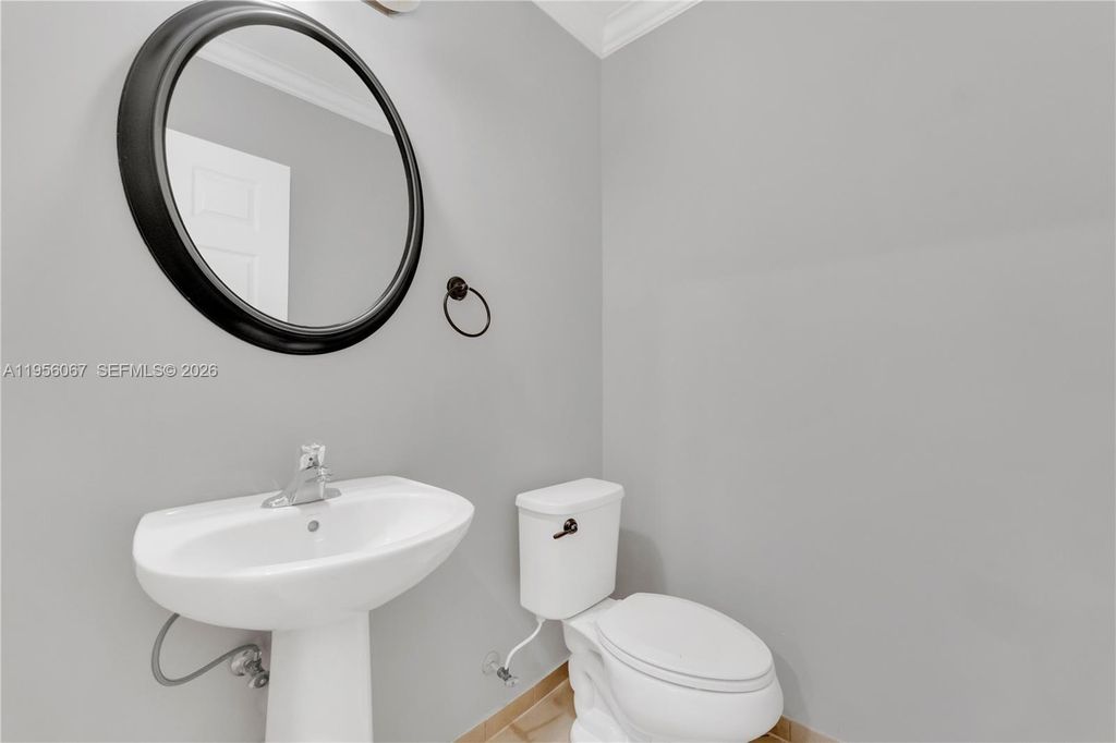 Image 17 of property listing at 3401 SE 5th St, Homestead, FL 33033