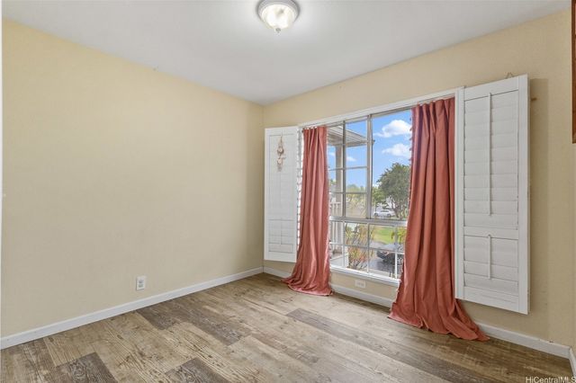 94-586 Lumiauau Street 201, Waipahu, HI 96797