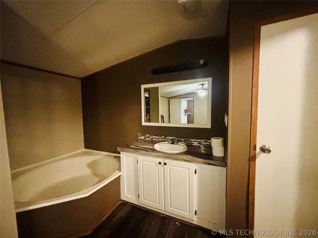 114331 S 4203, Eufaula, OK 74426