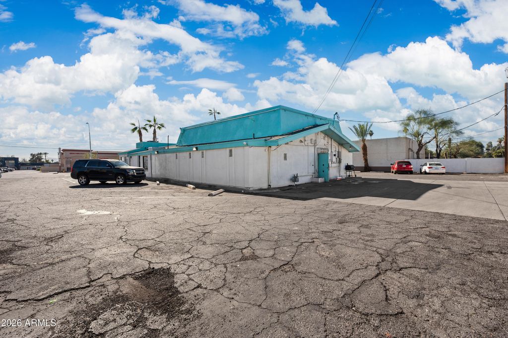5828 W INDIAN SCHOOL Road, Phoenix, AZ 85031 — photo 2