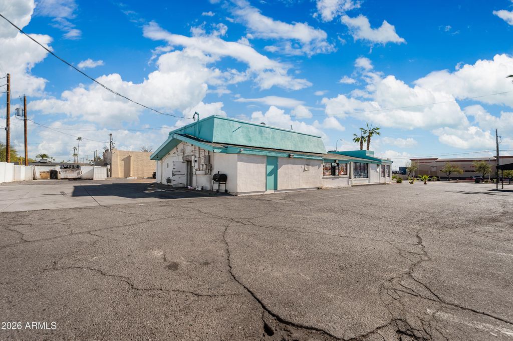 5828 W INDIAN SCHOOL Road, Phoenix, AZ 85031 — photo 4