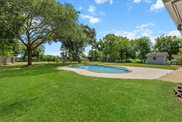 5255 Beaver Road, Santa Fe, TX 77517