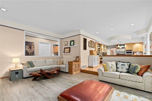 15427 178th Avenue NE, Woodinville, WA 98072