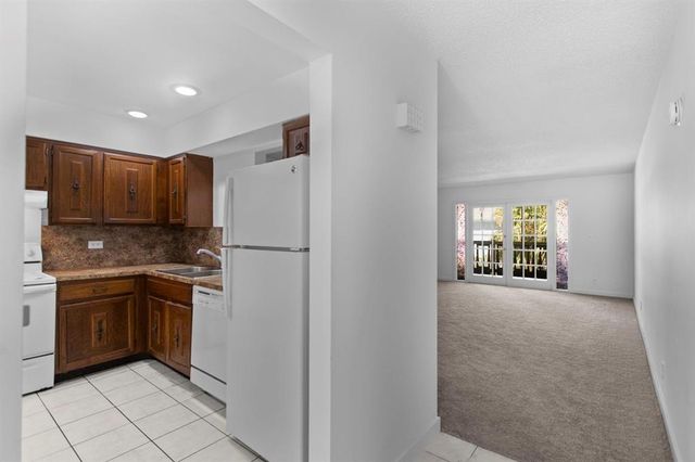 7556 STIRLING Road 223, Davie, FL 33024