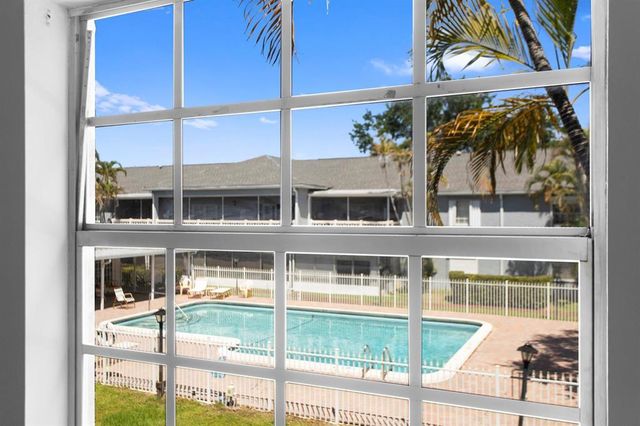 7556 STIRLING Road 223, Davie, FL 33024