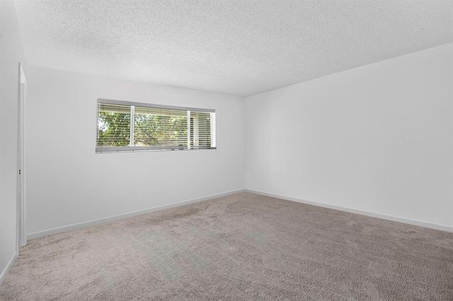 7556 STIRLING Road 223, Davie, FL 33024