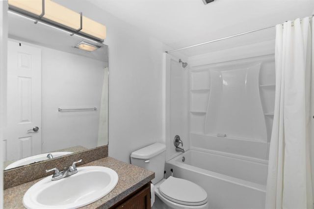 7556 STIRLING Road 223, Davie, FL 33024
