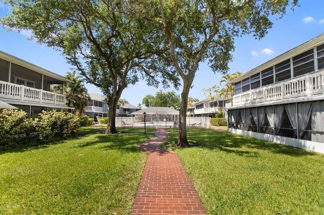7556 STIRLING Road 223, Davie, FL 33024
