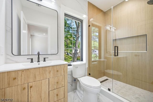 47 Afton Dr, Florham Park Boro, NJ 07932