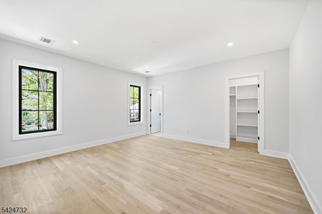 47 Afton Dr, Florham Park Boro, NJ 07932