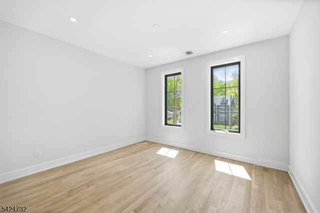 47 Afton Dr, Florham Park Boro, NJ 07932