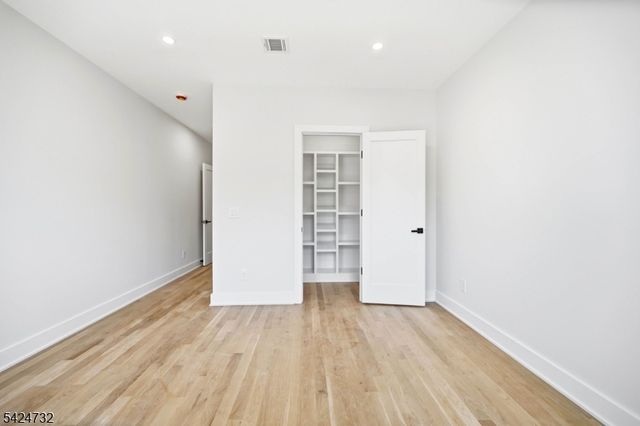 47 Afton Dr, Florham Park Boro, NJ 07932