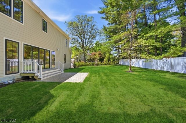 47 Afton Dr, Florham Park Boro, NJ 07932