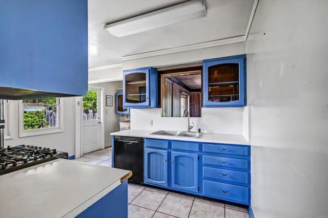 823 Stratford Drive, Encinitas, CA 92024