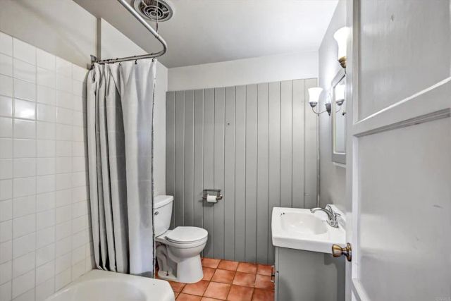 823 Stratford Drive, Encinitas, CA 92024