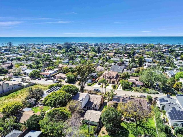 823 Stratford Drive, Encinitas, CA 92024