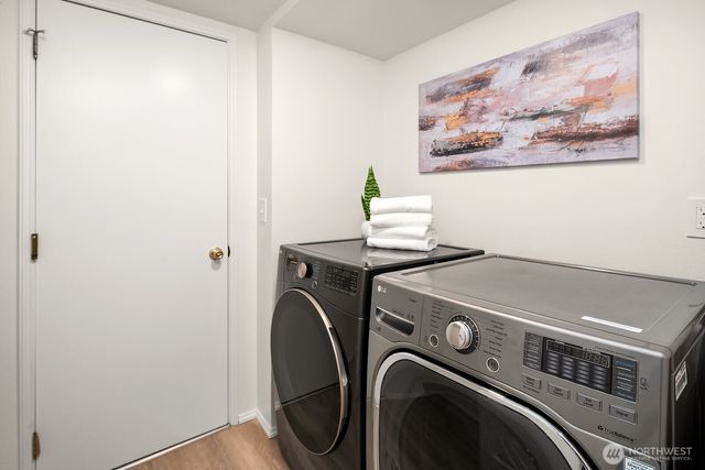24544 SE 43rd Place, Sammamish, WA 98029