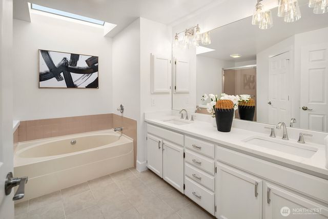 24544 SE 43rd Place, Sammamish, WA 98029