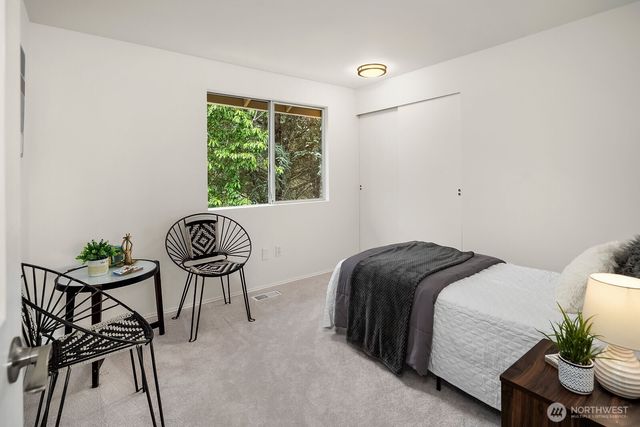24544 SE 43rd Place, Sammamish, WA 98029