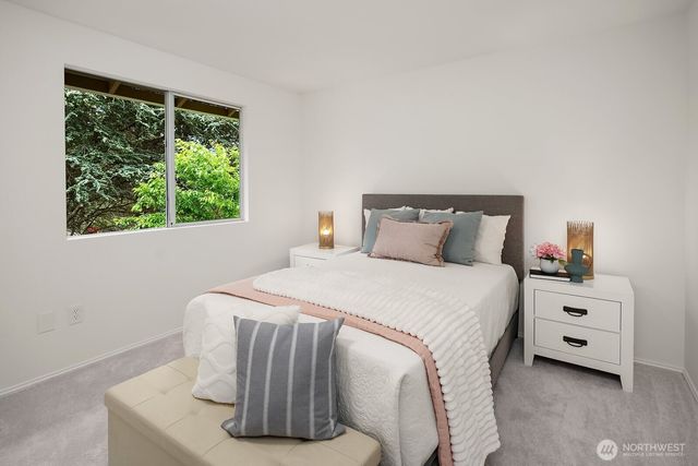 24544 SE 43rd Place, Sammamish, WA 98029