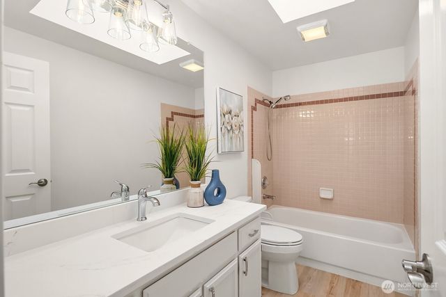 24544 SE 43rd Place, Sammamish, WA 98029