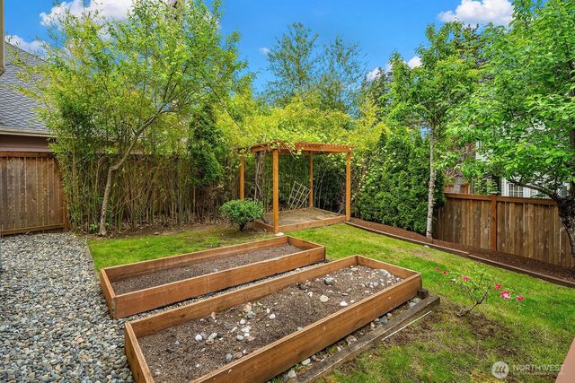 24544 SE 43rd Place, Sammamish, WA 98029