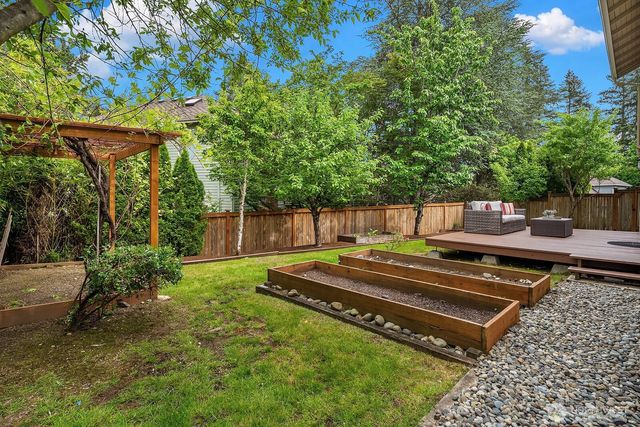 24544 SE 43rd Place, Sammamish, WA 98029