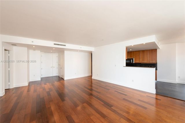 901 Brickell Key Blvd 2006, Miami, FL 33131