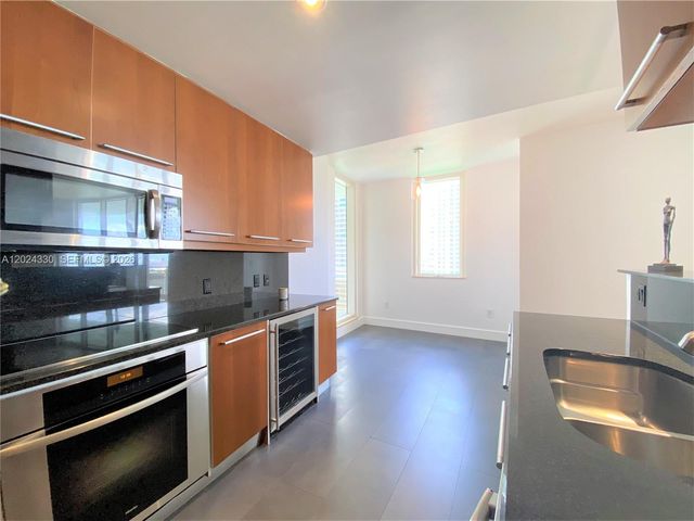 901 Brickell Key Blvd 2006, Miami, FL 33131