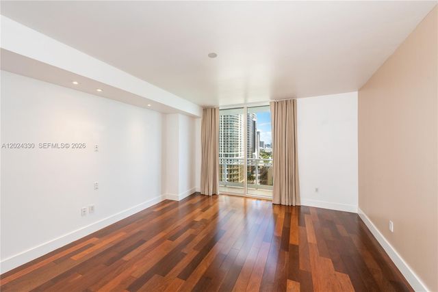 901 Brickell Key Blvd 2006, Miami, FL 33131