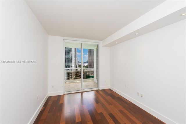 901 Brickell Key Blvd 2006, Miami, FL 33131