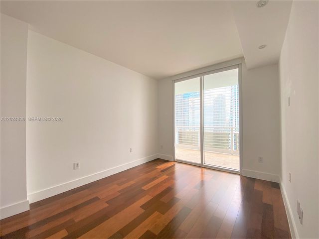 901 Brickell Key Blvd 2006, Miami, FL 33131