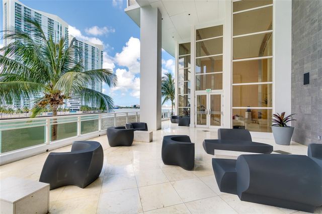 901 Brickell Key Blvd 2006, Miami, FL 33131