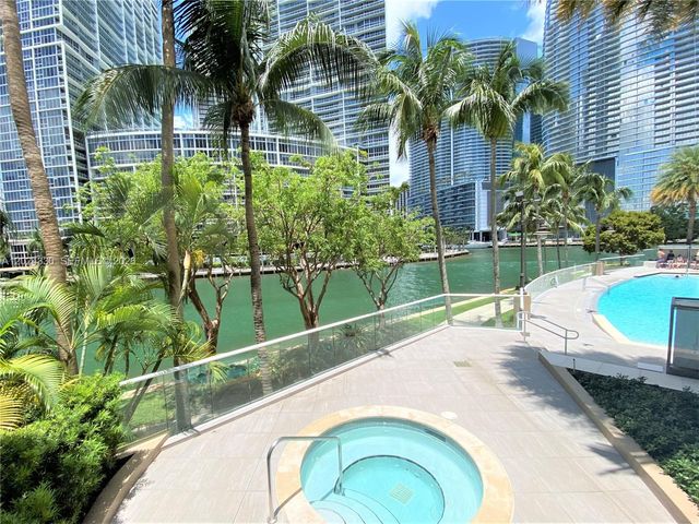 901 Brickell Key Blvd 2006, Miami, FL 33131