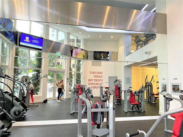 901 Brickell Key Blvd 2006, Miami, FL 33131