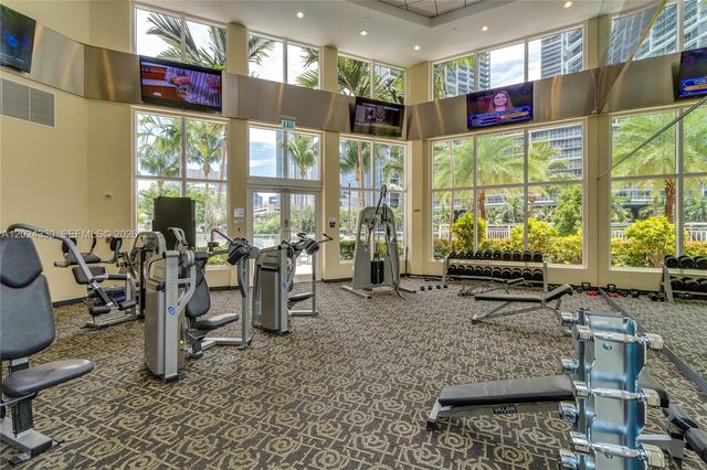 901 Brickell Key Blvd 2006, Miami, FL 33131