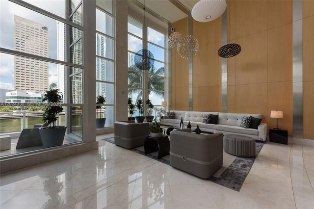 901 Brickell Key Blvd 2006, Miami, FL 33131