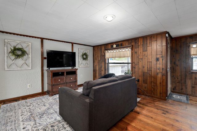 901 South 5th Street, Ozark, MO 65721