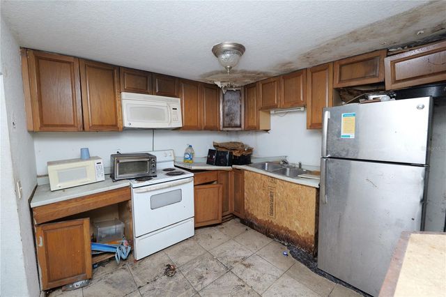 608 DR MARTIN LUTHER KING STREET, Dundee, FL 33838