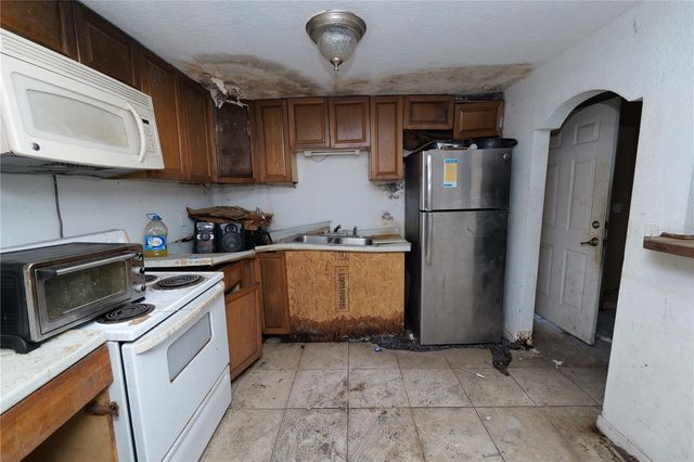 608 DR MARTIN LUTHER KING STREET, Dundee, FL 33838