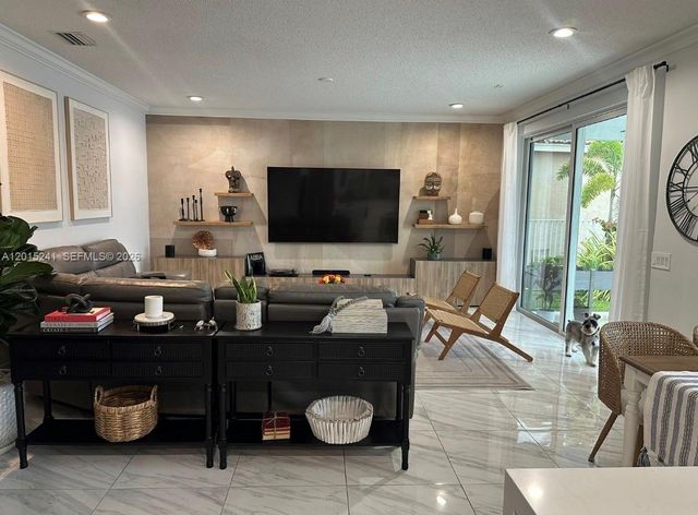 1652 Orchid Bnd, Weston, FL 33327