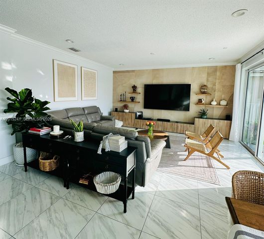 1652 Orchid Bnd, Weston, FL 33327