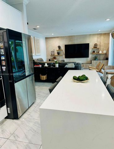 1652 Orchid Bnd, Weston, FL 33327